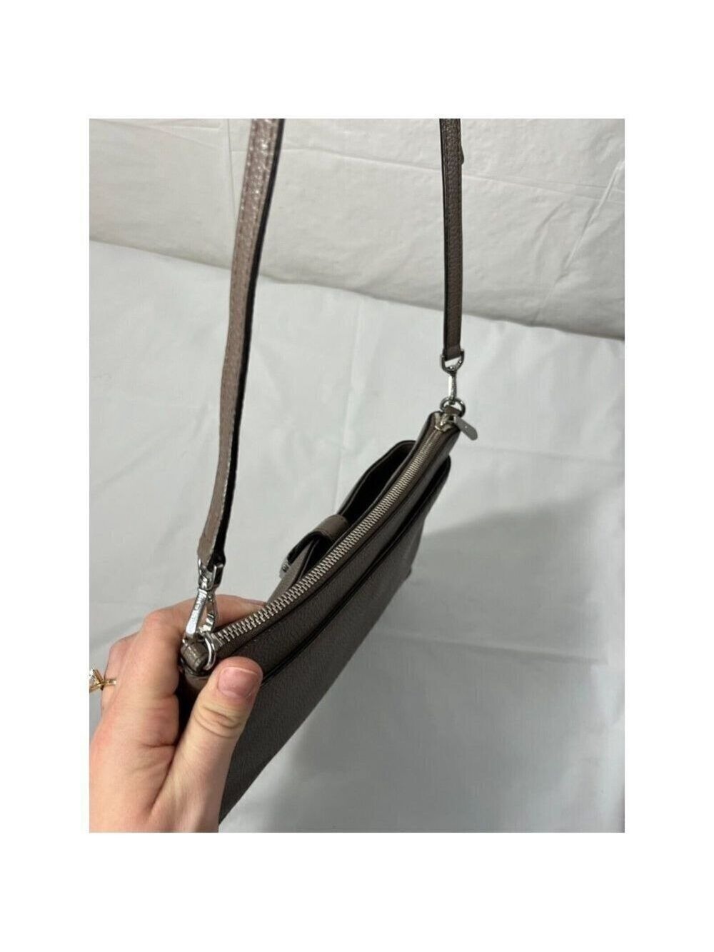 Michael Kors Mercer Large Snap Pocket Crossbody taupe - Picture 12 of 16